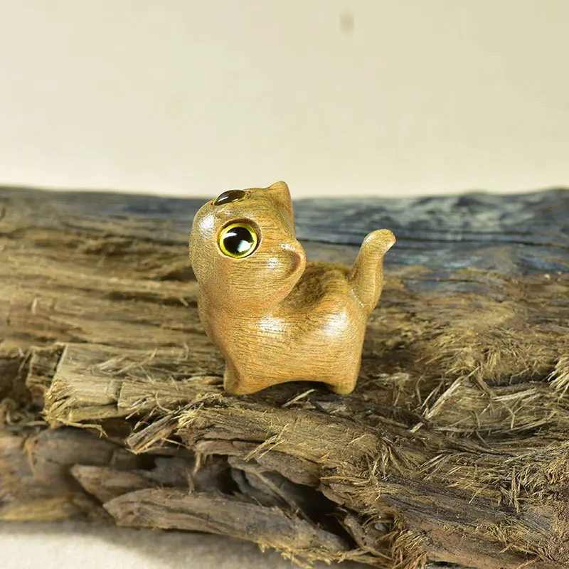 Wooden Cat Figurine – Cute Standing Kitty Looking Up Ornament, Curious Big-Eyed Wooden Animal Decoration for Home or Desk Gift