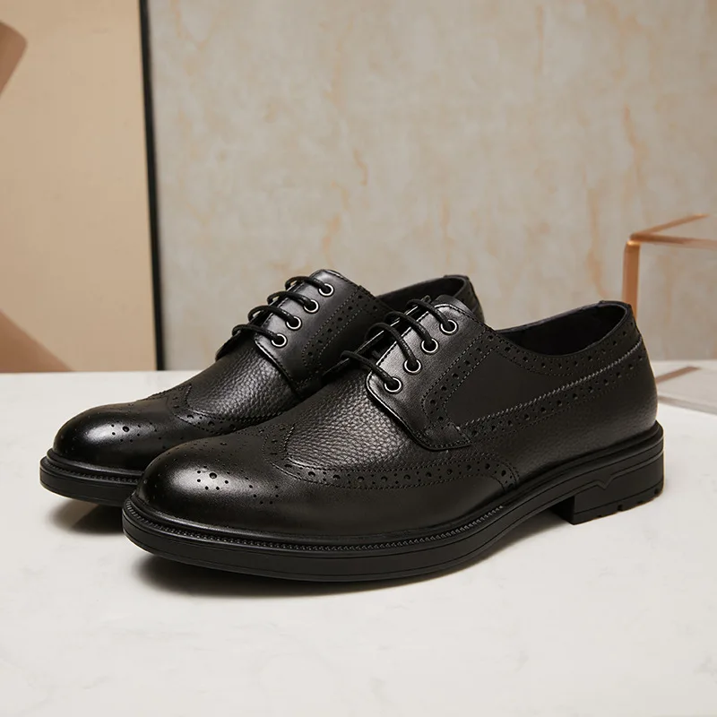 Sepatu Pria Kulit Asli Retro Sepatu Kulit Sapi Kasual Sepatu Kulit Gaya Inggris Hitam Brogue