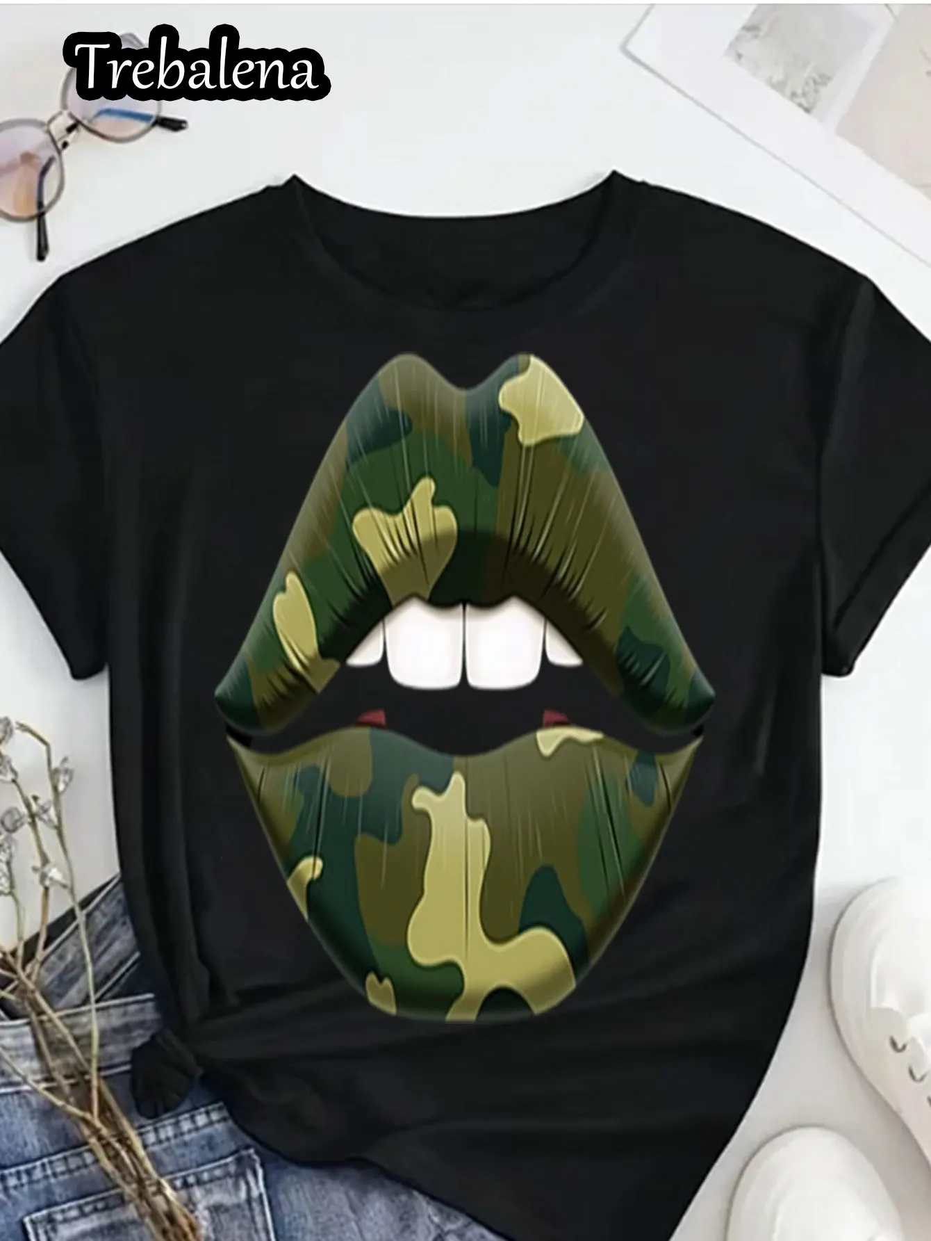 Plus Size T-shirt met ronde hals 100% katoen Camo Lip Print Grafisch T-shirt voor Grote maten Dames Stijlvol Trendy shirt Casual zwart T-shirt