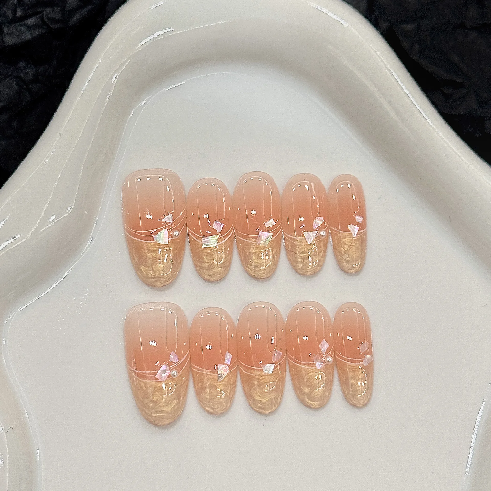 10pcs Pure Hand Pressed Medium Oval Nail Art,Nice Fake Nails,Yellow And Blush-Stained Shells Flowing Gently,Suitable For Women