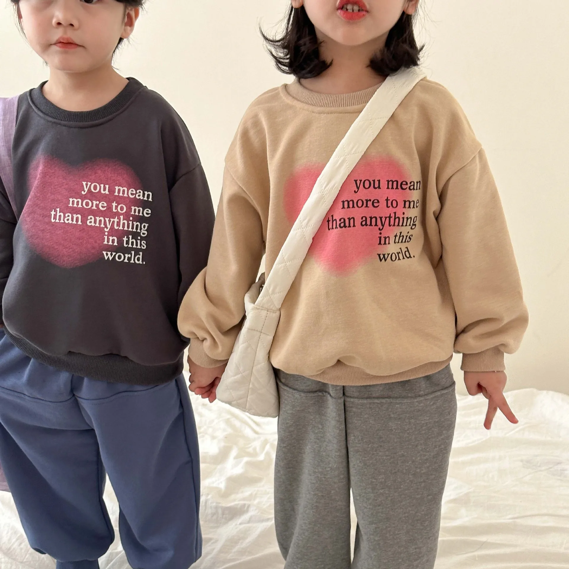 

2024 Spring New Kids Girl Long Sleeve Letter Print Sweatshirt Children Heart Tops Baby Boys Casual Sweatshirt Toddler Pullover