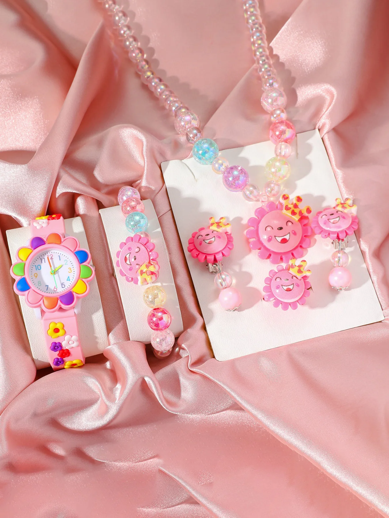 

Cute, sweet and childlike new creative sun design casual and versatile daily fashion trend women's watch jewelry six-piece set