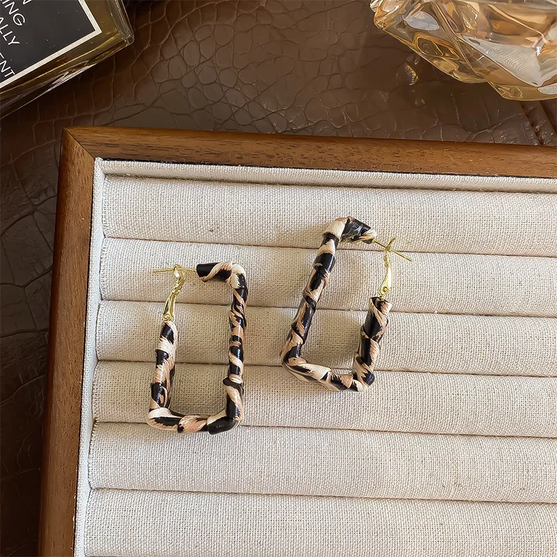 여성을위한 빈티지 맞춤형 레오파드 인쇄 귀걸이 패션 섹시한 기하학 귀걸이 캐주얼 파티 액세서리 쥬얼리 선물