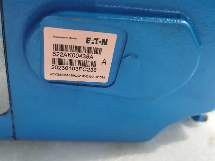 Vickers Piston Pump 622 620 622AK 620AK Series 622AK00438A ADY098R05AB10A202000000100100CDBA Eaton Hydraulic Mobile Oil Pump
