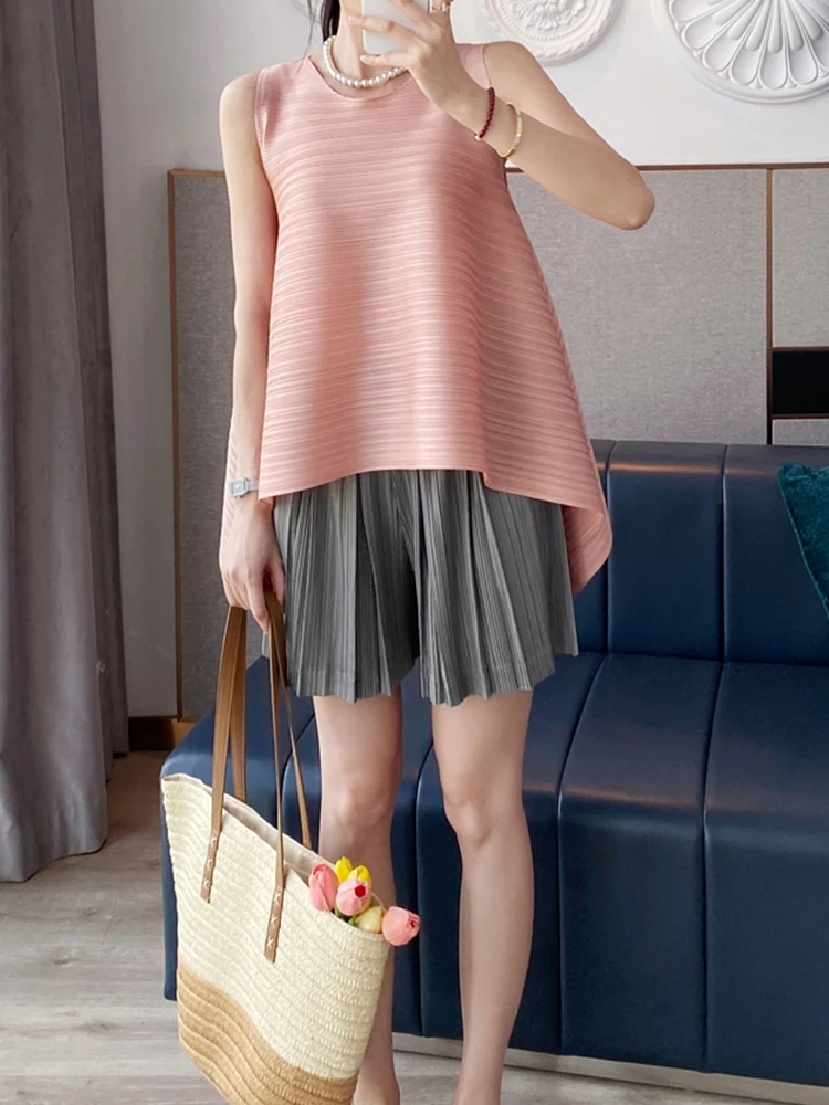 GVUW Pleated Irregular T Shirt Women Round Collar Sleeveless Loose Round Collar New 2024 Solid Color Female Clothing 17G7381