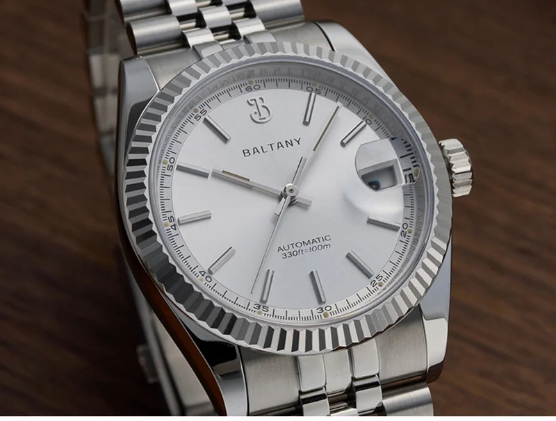 นาฬิกาออโตเมติกผู้ชาย Baltany นาฬิกาข้อมือวินเทจ36มม. 10Bar กระจกแซฟไฟร์ NH35ส่องสว่างกันน้ำ