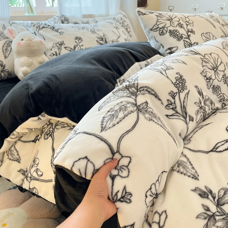 

New 2025 Fresh and Light Milk Fleece Printed Quilt Cover Winter Thickened Warm and Skin-friendly Fleece Duvet Cover