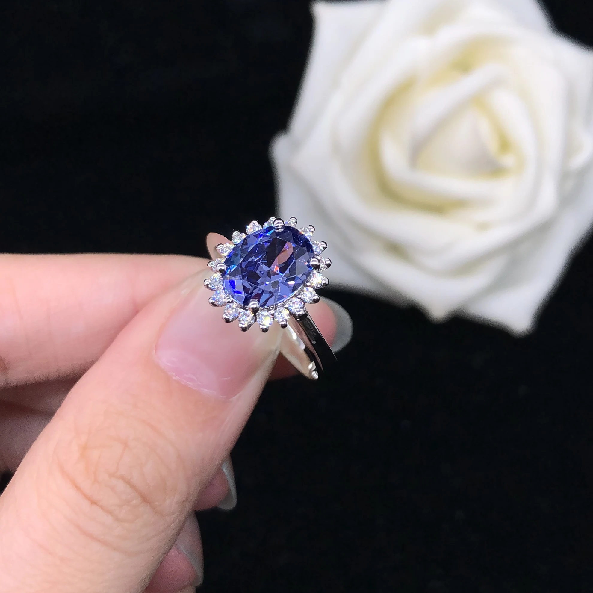 14K White Gold Au585 2Ct Oval Blue Sapphire Diamond Ring Trendy Design Lovely Female Jewelry R046