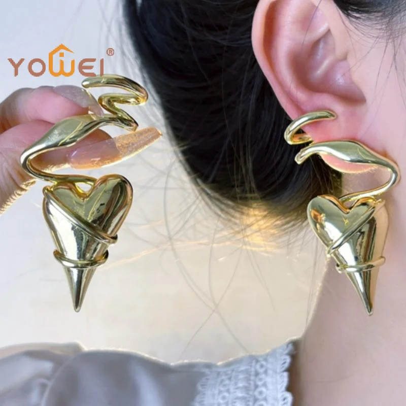 Latest Chic Heart Huggie Hoop Earrings Charm Trendy Fashion Jewelry For Women Chunky Heart Warps Earrings