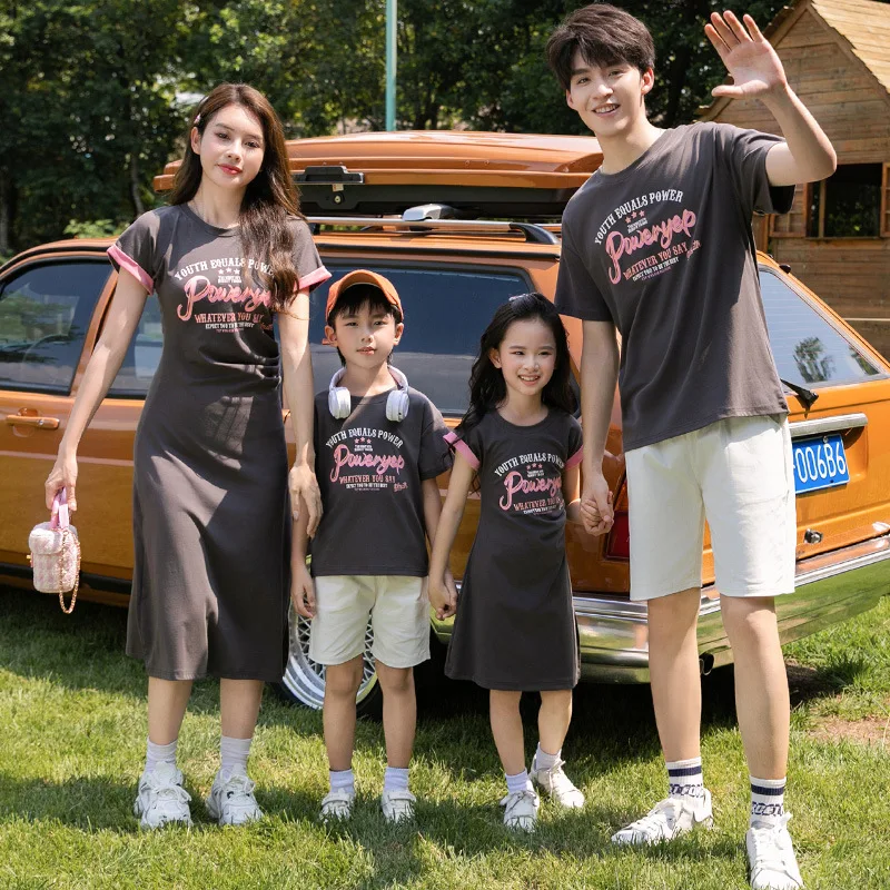 

Fashion Korea Style Family Matching Clothes Mother and Daughter Matching Dress Women Dresses Father and Son Baby T Shirt Outfits