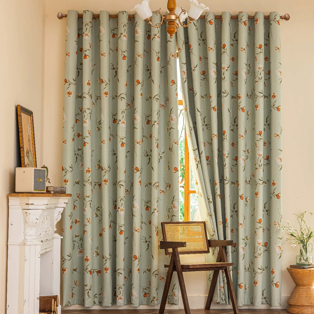 1 Piece of New Laminated Light Green Background Curtain with Small Yellow Flower Print, 100% Blackout Fabric for Home Use, Blackout and Heat-Insulating Thickened Curtain, Decorative Rod-Pole Curtains for Living Room, Bedroom, Study