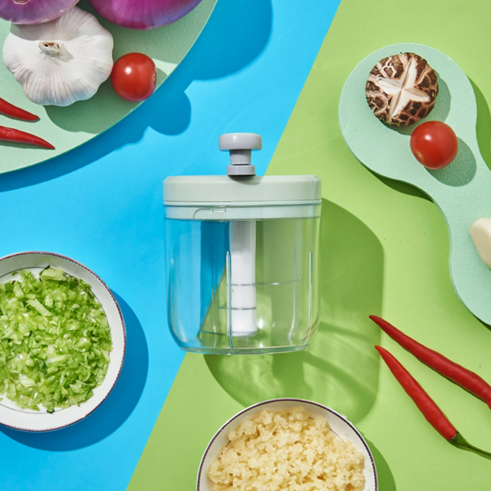 Manual Garlic Mincer Compact Manual Food Chopper Chopper with Clear Cup Easy to Use for Home Cooks, Kitchen, Small Kitchens