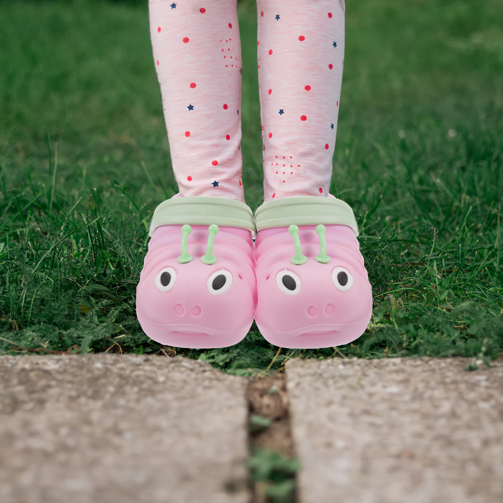 

1 пара нескользящих сандалий для детей, легкие пляжные сандалии, детские летние тапочки, удобный простой дизайн для мальчиков и девочек, розовые