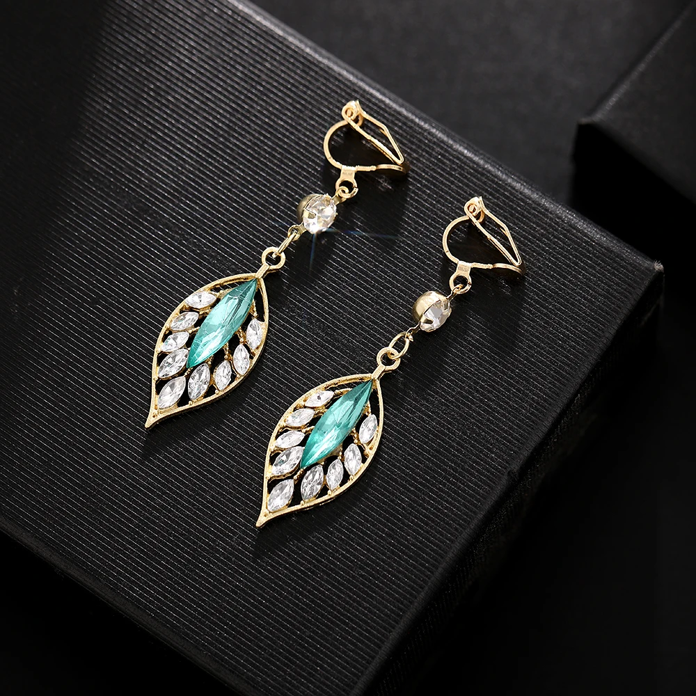 New Fashion Black Crystal Leaf Tassel Clip Earrings for Women Exquisite Micro Inlaid Cubic Zircon Leaves Earring Wedding Jewelry