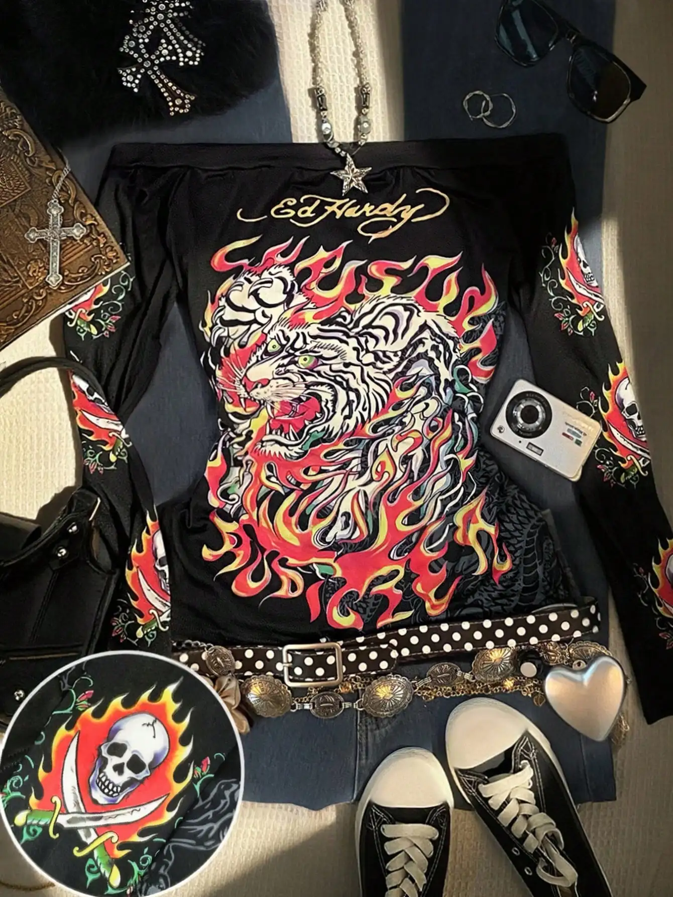 

Women's Off-Shoulder Long Sleeve Graphic Tee with Flame Tiger Print, Y2K Style