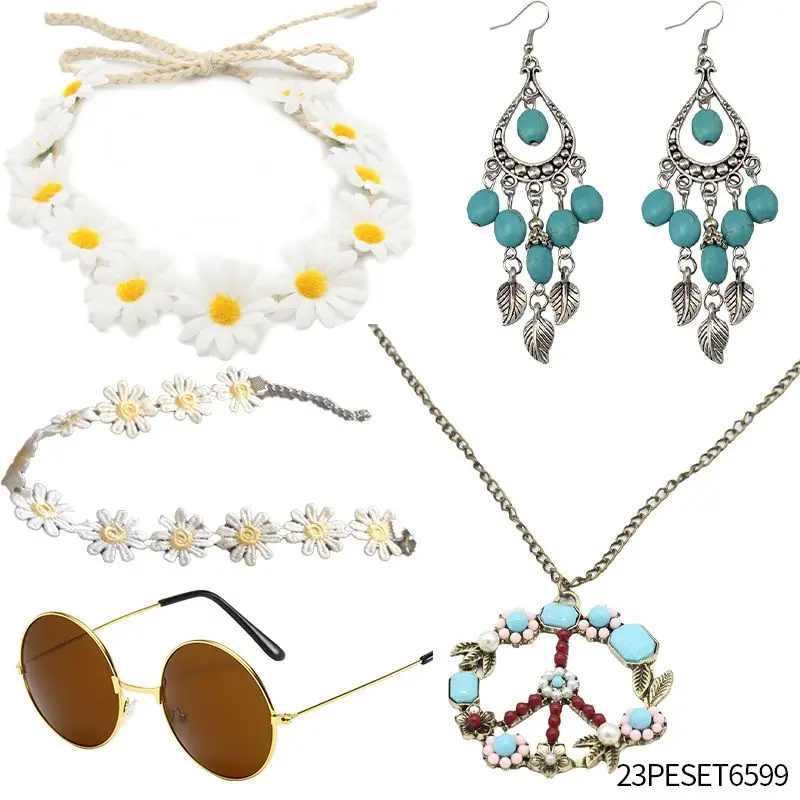 ชุดคอสตูมตัวละครยุค 1960 ของ PESENAR ประกอบด้วยเครื่องประดับศีรษะ แว่นตา สร้อยคอ และชุดคอสตูมอื่นๆ สำหรับตัวละคร