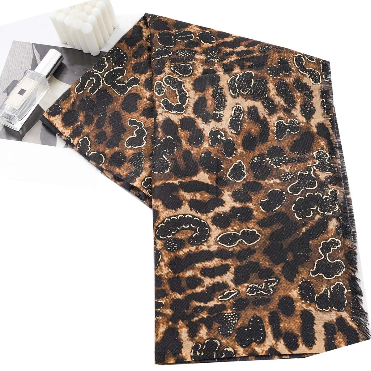 A women\'s leopard print hot stamping warm neck scarf and shawl that can be used as a daily gift