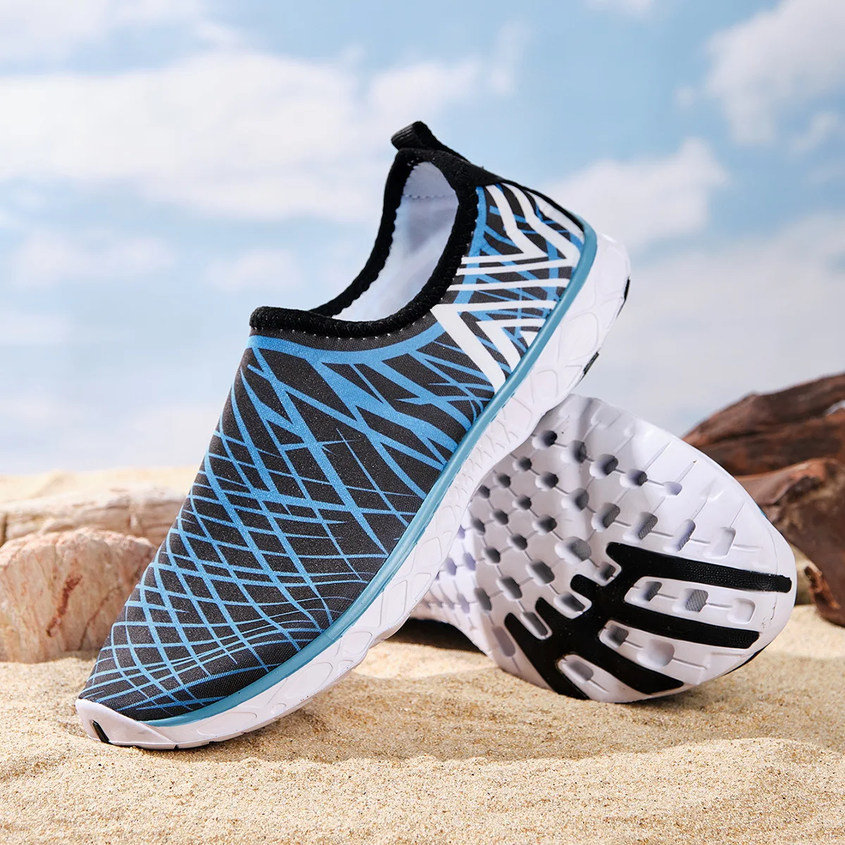 

Outdoor Swimming Shoes Diving Shoes Beach Shoes Couple Trail Shoes Barefoot Skinny Shoes Snorkeling Shoes Wading Shoes