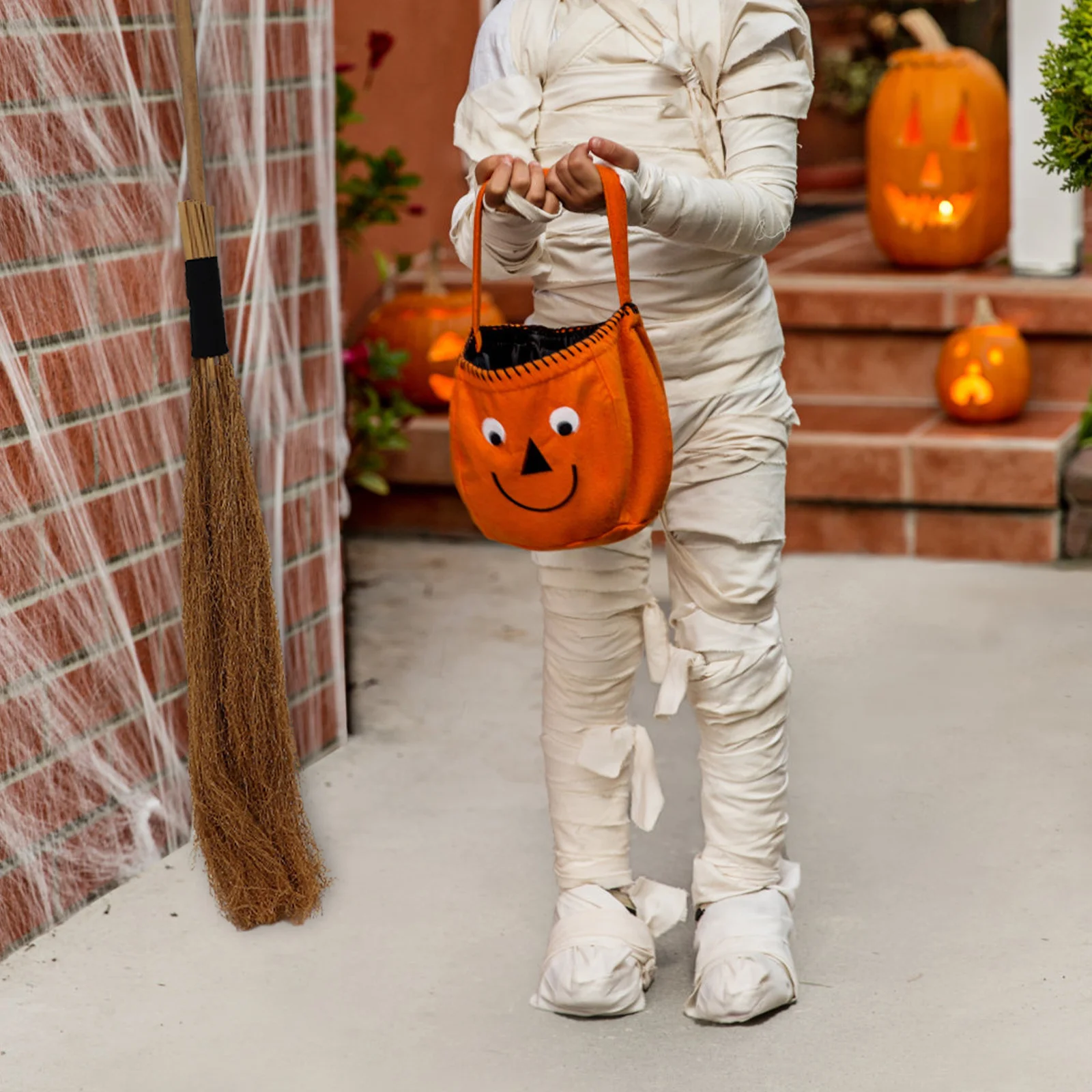 

1Pcs Halloween Witch Broom Prop Decorative Creative Halloween Party Broom Lightweight Durable Wizard Besom Festival Supply