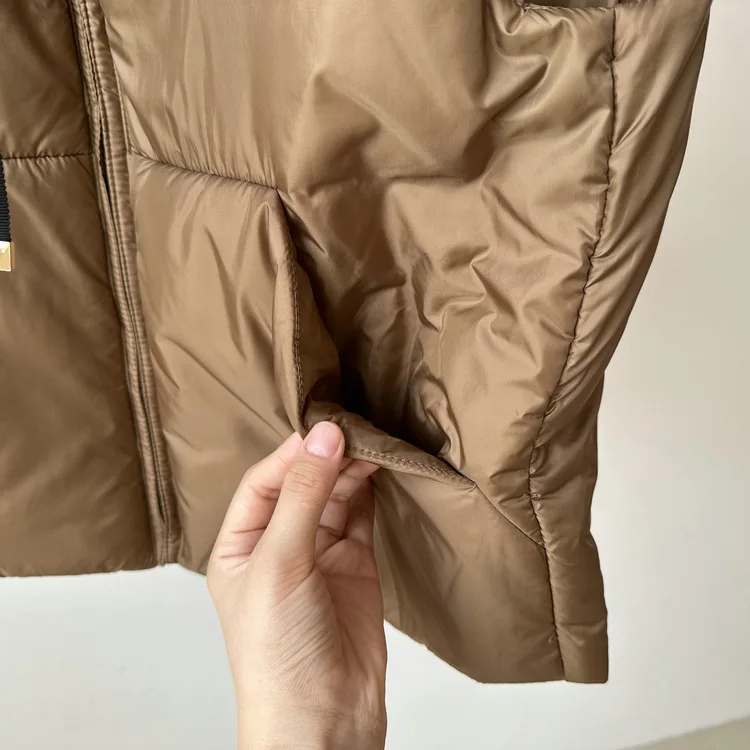 Gilet in piumino cammello di alta qualità da donna 2025 nuovo colletto alla coreana con coulisse alla moda ispessito