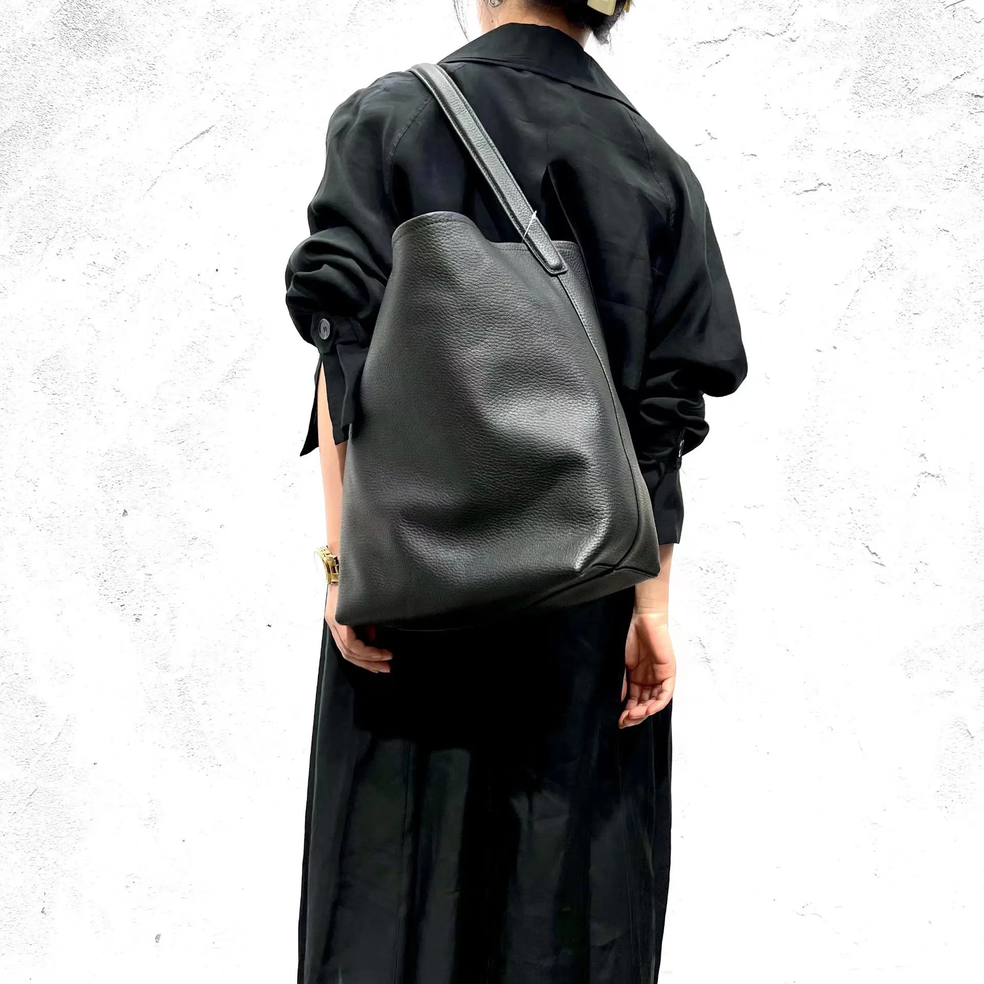 Genuine leather luxury women's bag large capacity commuting Tote bag high-quality cowhide bucket bag one shoulder handbag