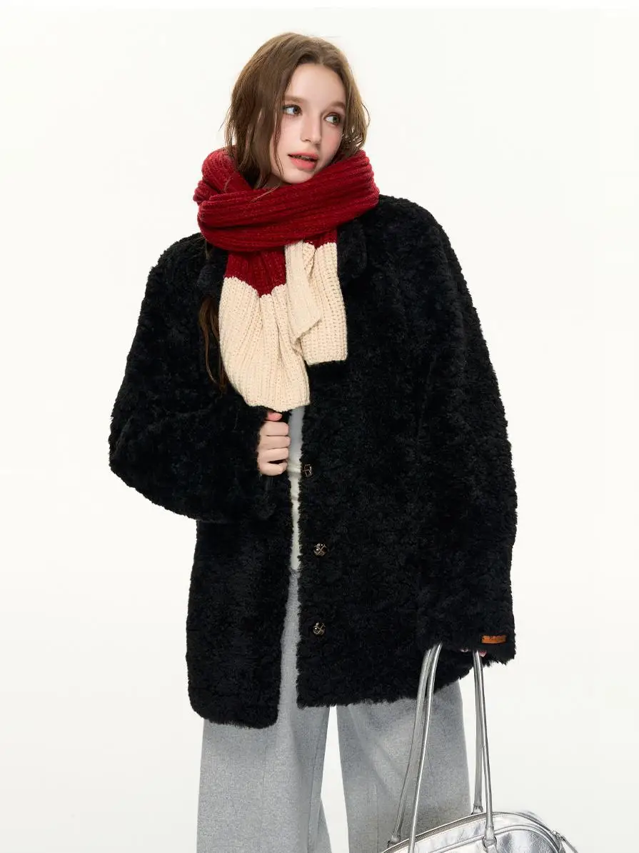 Kurtki i płaszcze z imitacji futra damskie, krótkie, lekkie, o prostym kroju, zimowe, w stylu highstreet, ciepłe, wodoodporne, z efektem wykończenia krawędzi, z rozszerzanymi rękawami.