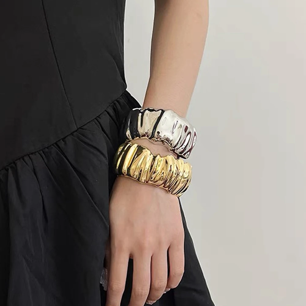 

New Fashionable Street Show Metal Statement Bracelet Bangle for Women Girls Gold or Silver Color Available