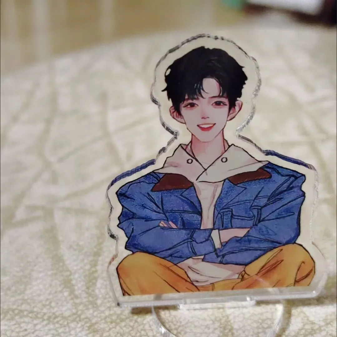 スターのシャオ・ザンは、友人やクラスメートへの誕生日プレゼントとして、コミックの新シリーズを原作とした商品を制作しました。