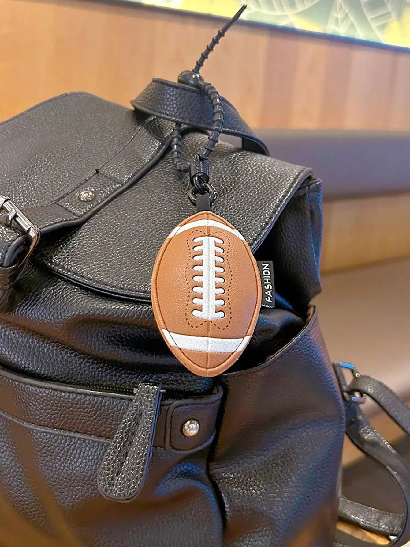 1pc Creative Leather Sports Ball Keychain Pendant, Basketball, Football, Rugby, Volleyball, Baseball, Billiard Ball Keychain Decoration, Bag Pendant, Gift For Classmates, Friends, Family, Valentine's Day, Birthday, Party Accessories Gifts