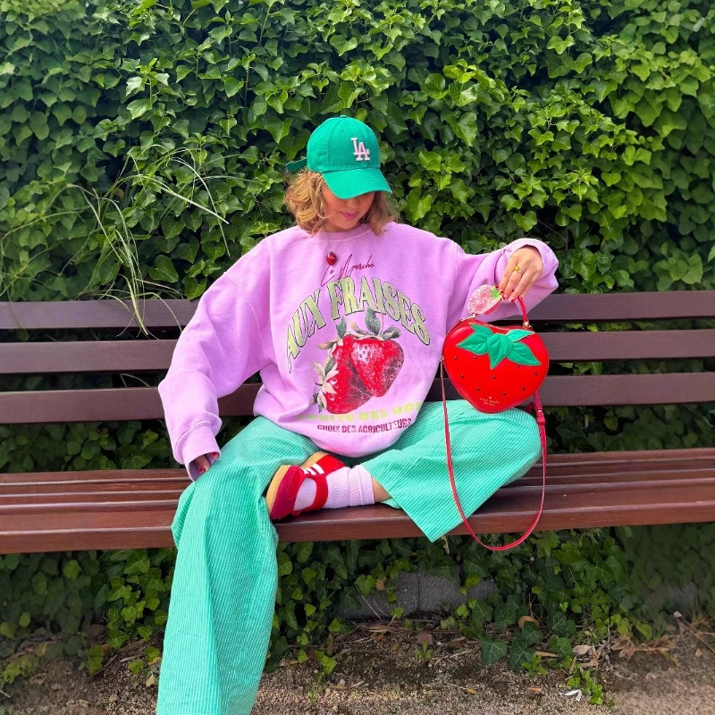 

2025 Autumn New Lazy Style Strawberry Print Retro Letter Loose Round Neck Pullover Pink Hoodie for Women