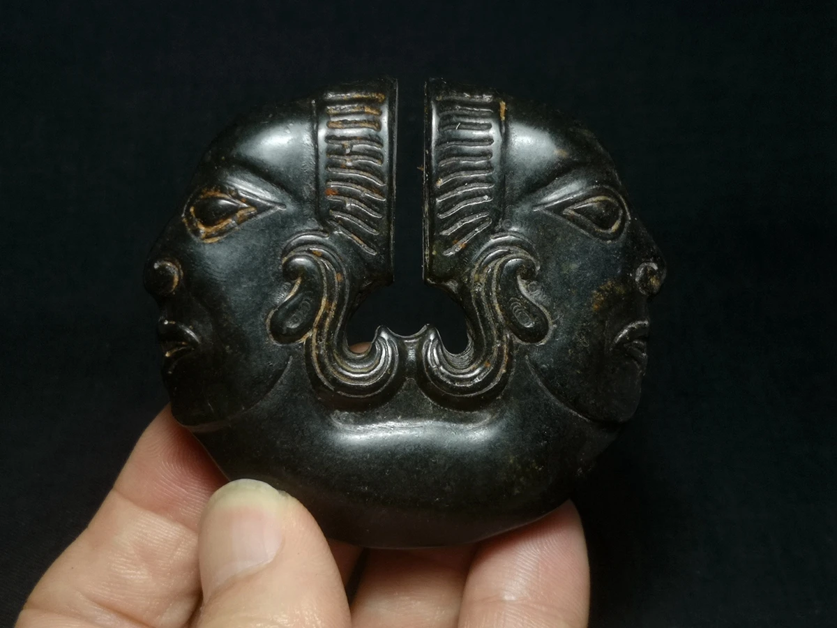 YIZHU CULTUER ART Size 2.8 Inch Chinese HongShan culture Meteorite jade carved person face Old amulet Pendant Gift Collection