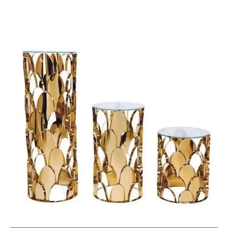 

Luxury wedding ornament gold base wedding decoration event cylinder cake represents wedding cake