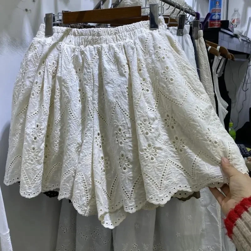 plus Size Lace Hollow out ort Pants Skirt Women's Loose Elastic Waist Hot Pants Casual Pants Korean Sle Commute Wind