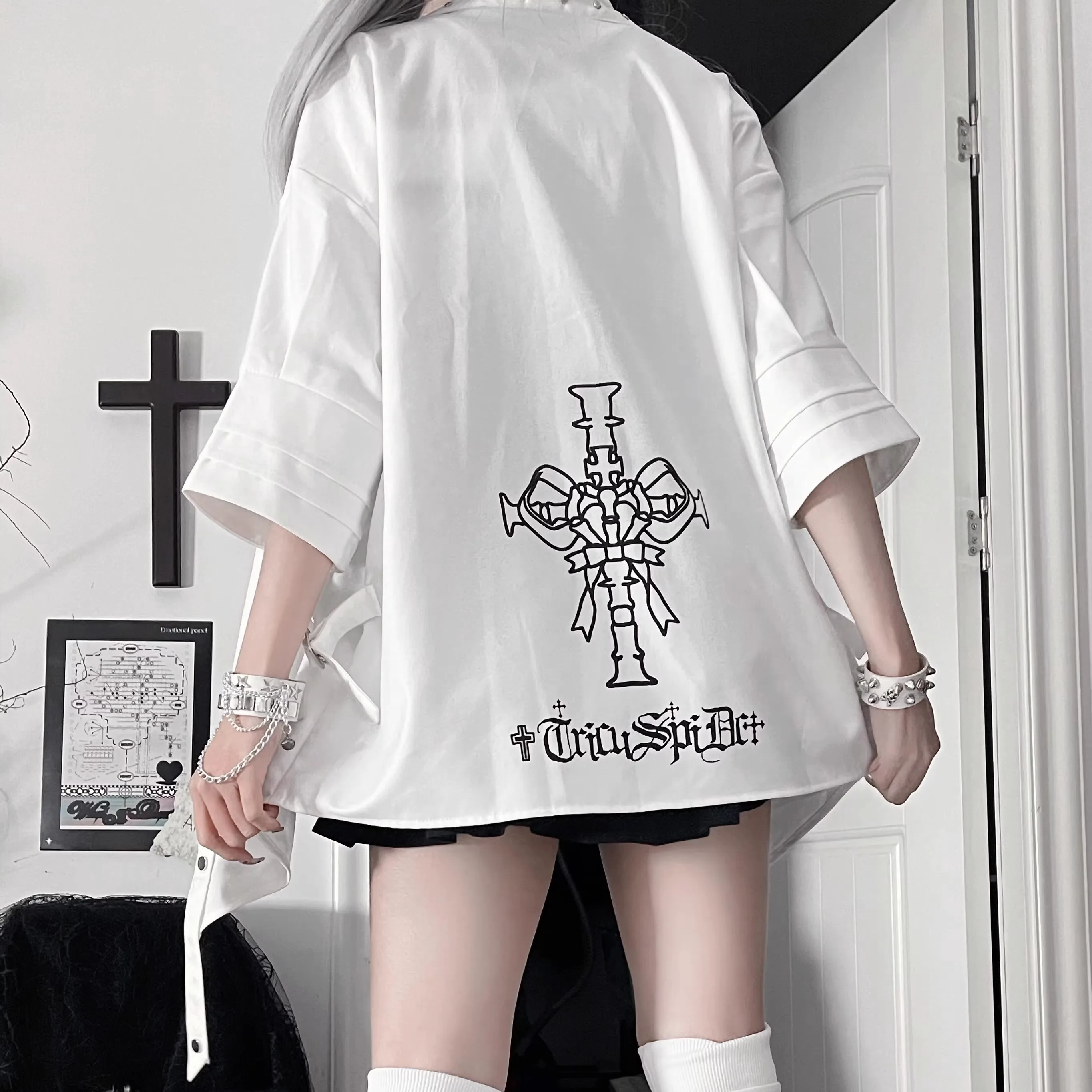 الأصلي ثقافة فرعية القوطية الشرير نمط فضفاض نصف كم قميص الخريف جديد 2025 الفتيات المرأة الحلو كول Y2K قميص علوي دي موهير