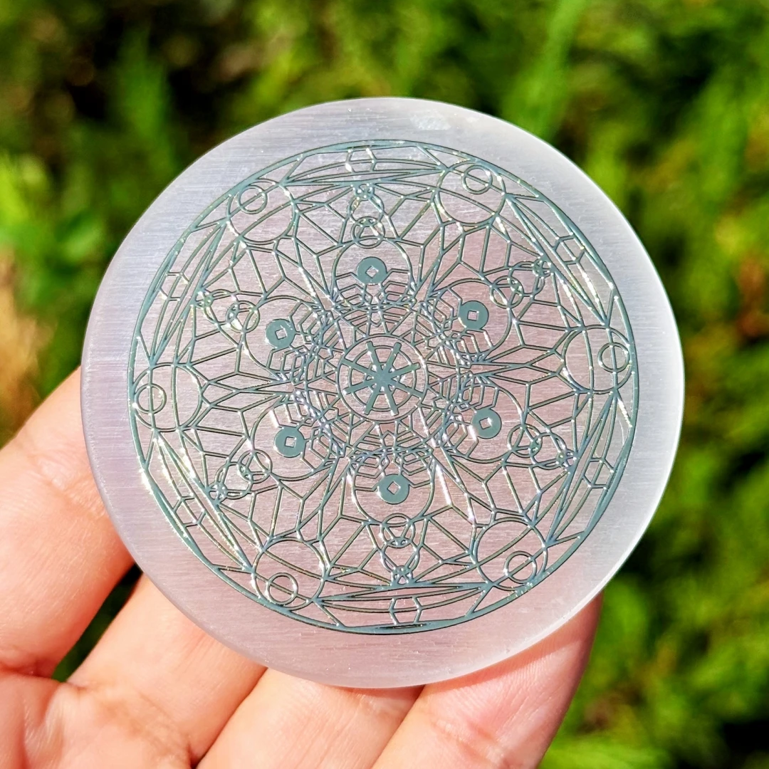 Sacred Geometry Mandala Selenite Plate Natural Gypsum Crystal Charging Disc Meditation Stone Decor