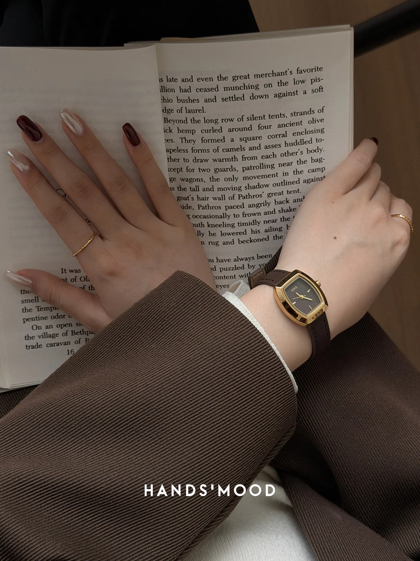 Autumn/Winter FashionRich Golden-BrownVintage-InspiredStylish And Versatile Leather Watch With A Sophisticated And Elegant Feel.