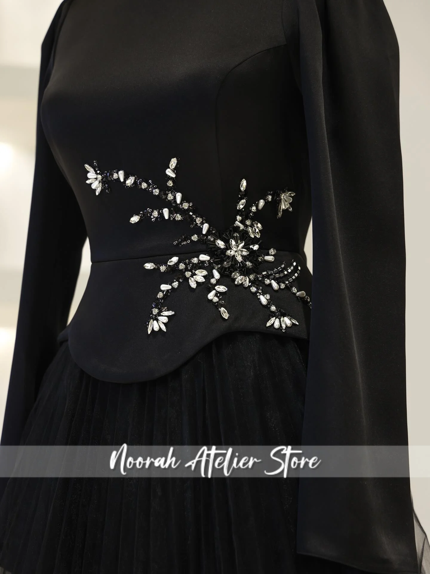 فستان سهرة أنيق أسود عرقي بيبلوم 2025 كريب أليان فساتين فاخرة H N فستان عيد ميلاد فستان حفلات فستان رسمي مخصص