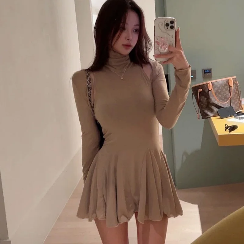 

Dongda Gate Skin-Caring Comfortable Long Sleeve High Collar Sexy Shoulder Bared Pleated Dress Fashionable Two-Piece Set for W...