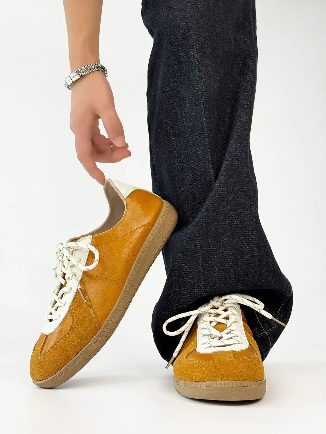 

2026 New Lightweight Retro German Trainer Sneakers Men's Soft Sole Casual Board Shoes Flat Sole Couple Style Sneakers