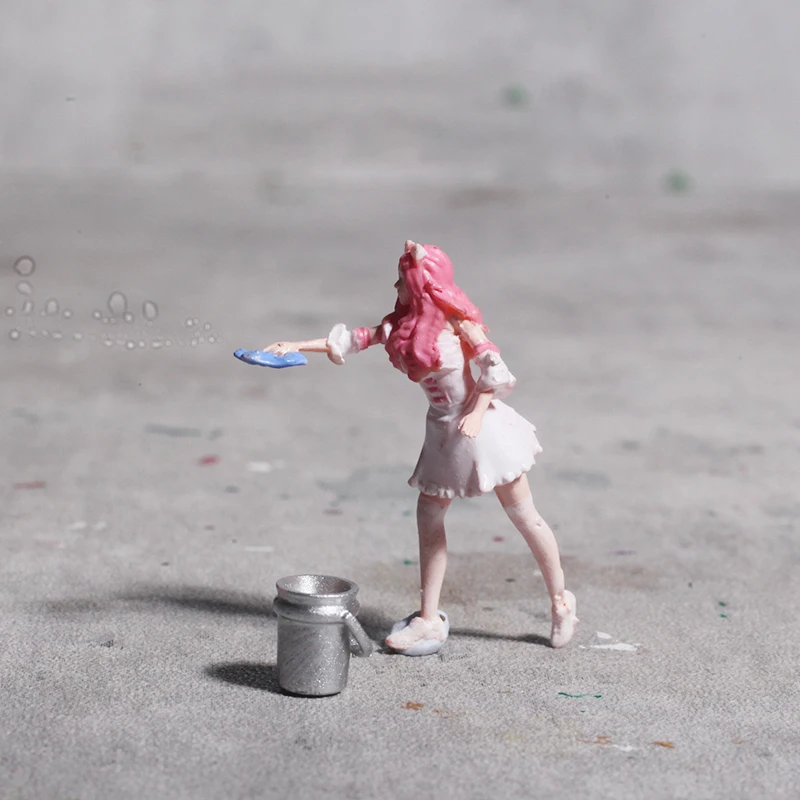 Mini Car Wash and Repair Girl 1:64 Mini Figure Scene Decoration Sand Table DIY Small Proportion Doll