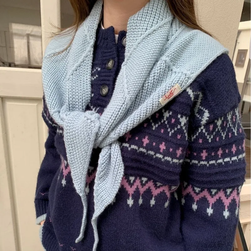 Koreanischer Wollmischschal für Damen, vielseitig einsetzbar für Herbst und Winter, warm und schützend für den Hals, gestrickter dreieckiger Schal. – Detail 2