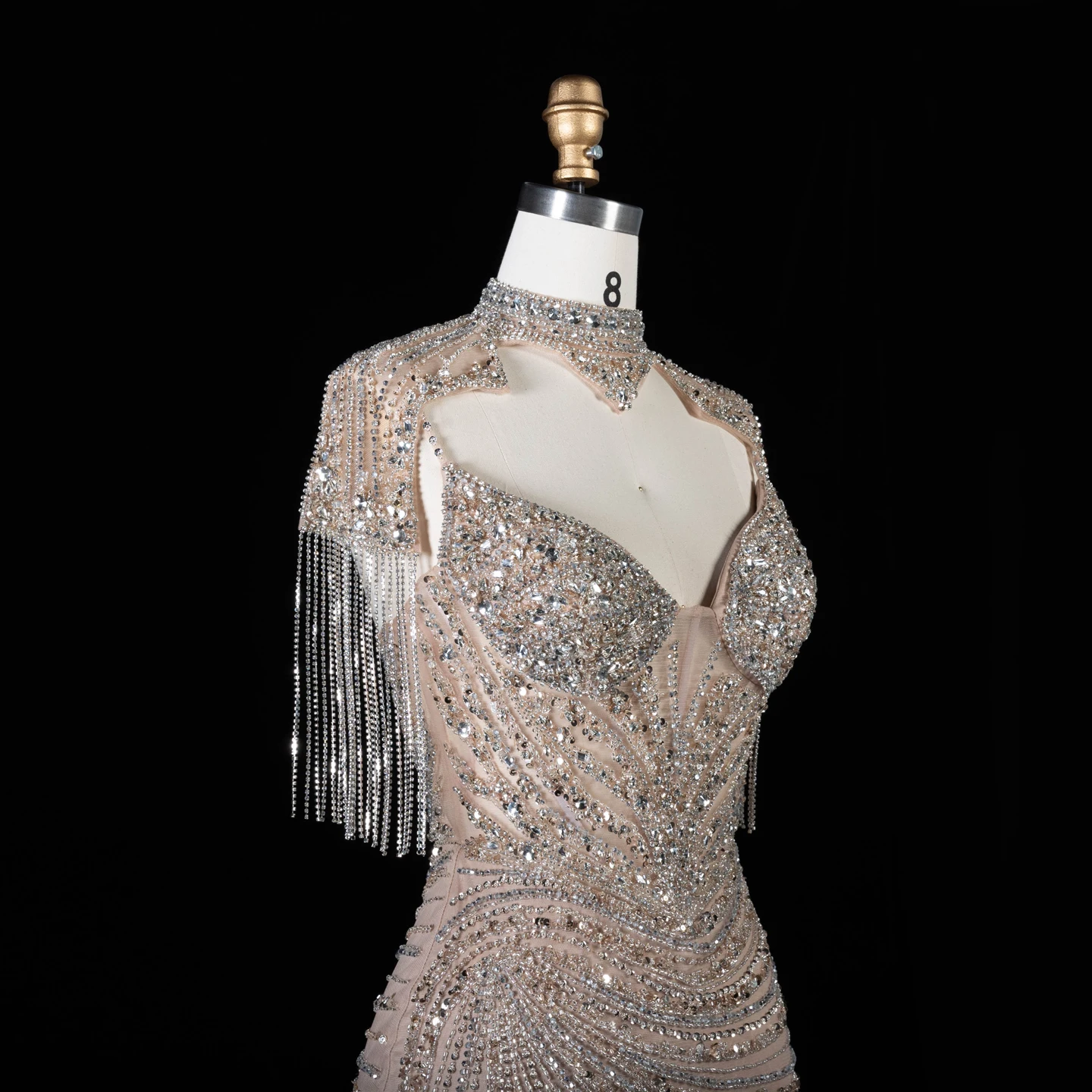 Sharon Said Luxuriöses Champagner-Abendkleid mit Quastenumhang, Diagonalen Strasssteinen, Meerjungfrauen-Schnitt, für formelle Anlässe und Partys, SS184, Maßanfertigung – Detail 7
