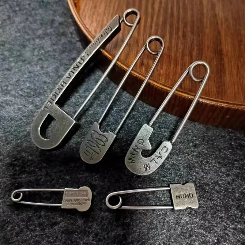 Broches Grandes Vintage Prateados com Efeito Envelhecido, para Disfarçar a Região do Peito, Decoração Personalizada, Fecho para Cinto, Acessório DIY para Vestuário