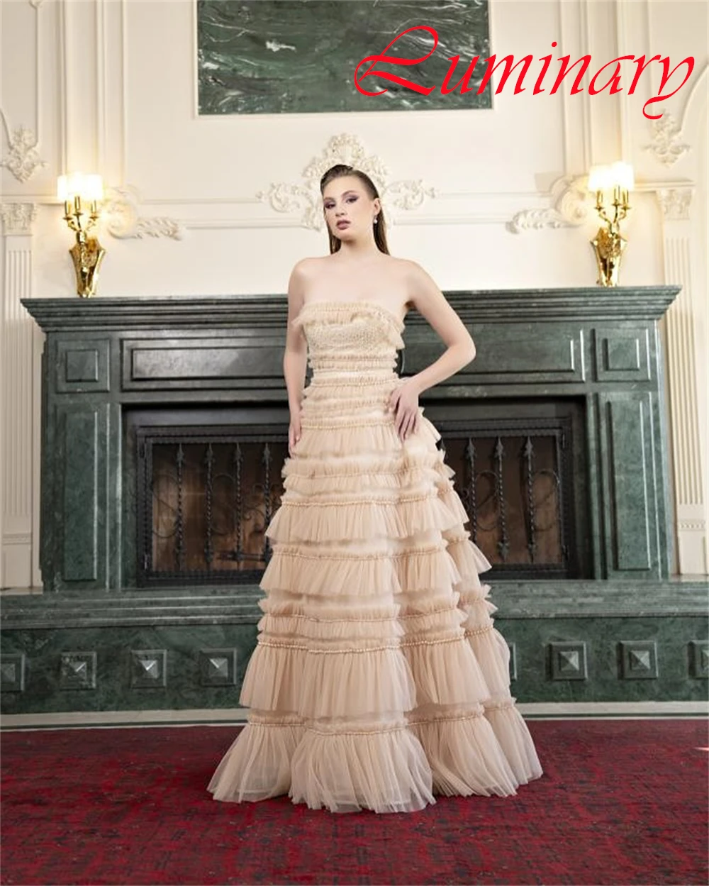 

Customized Elegant Tulle Strapless Evening Dress Classic Sleeveless Prom Dress Temperament Sweep Train Special Occasion Gowns