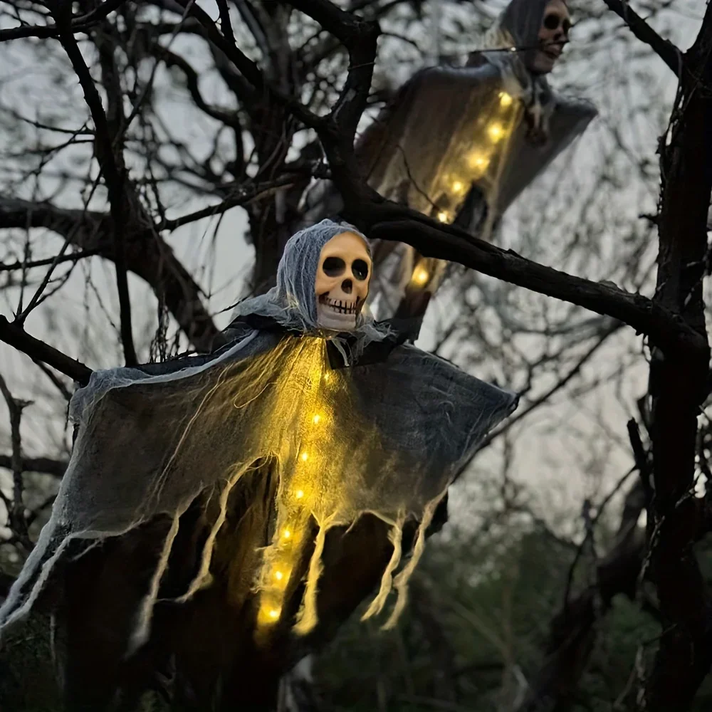 

1pc Halloween Hanging Ghost with Light, Halloween Decorative Flying Ghost, Hanging Skull Horror Ghost, House Entrance Decoration