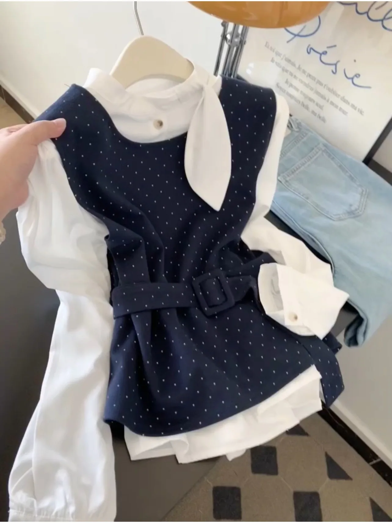 

Ретро-комплект из шерстяного жилета в горошек и топа для женщин: осенний сезон, многослойный, с эффектом утягивания талии, повседневный модный комплект из двух предметов