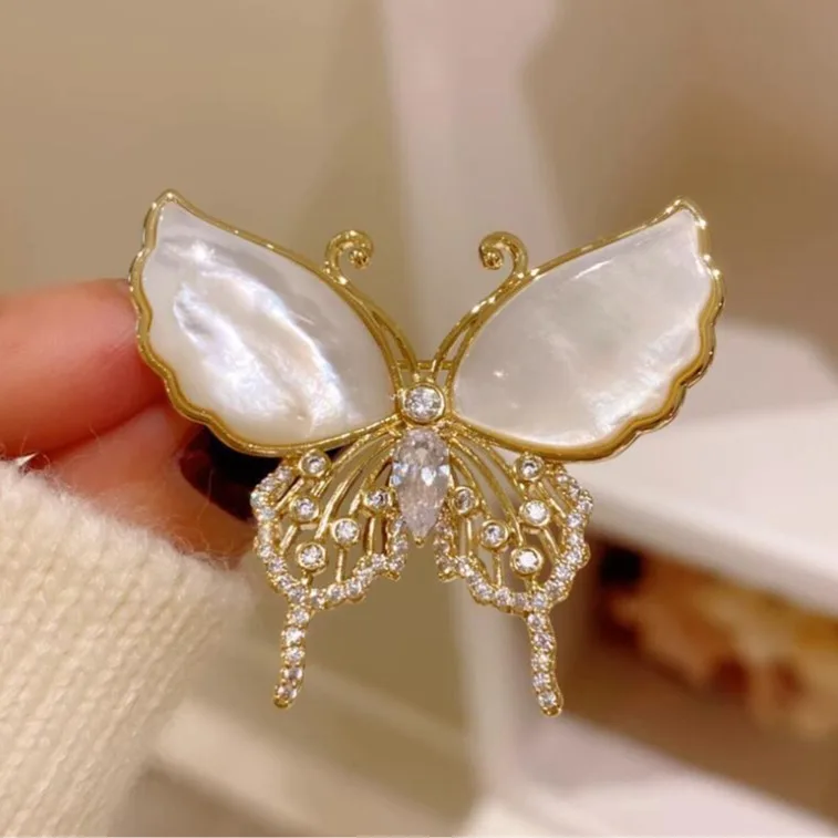 Natural Fritillaria Rhinestone Butterfly Insect Brooch Women's Fashion Clothing Pin Dress Accessories for Girls