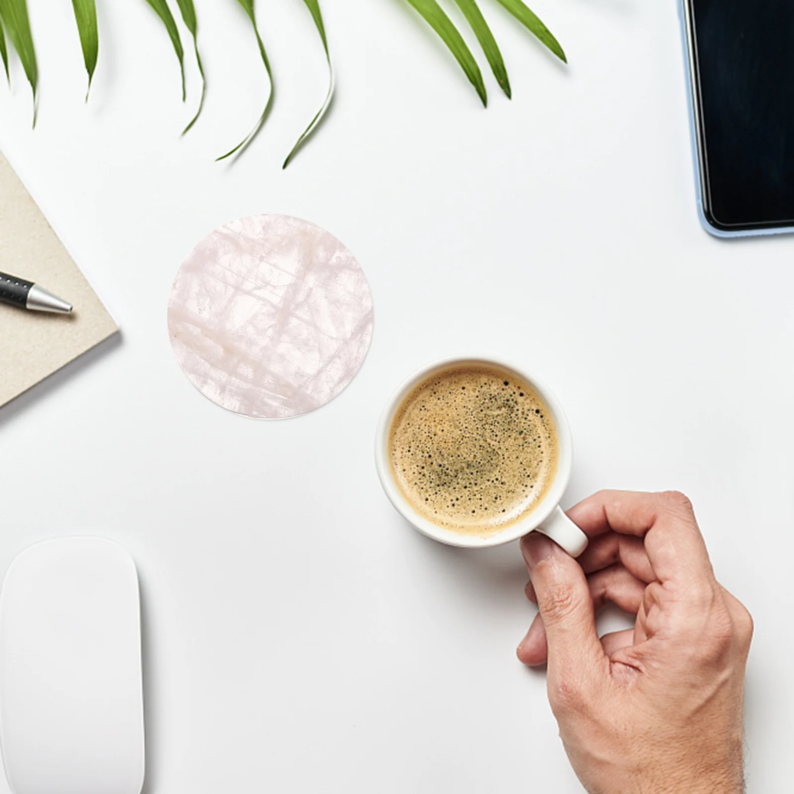 قاعدة كريستال طبيعية أنيقة على شكل دائري مناسبة تمامًا لأكواب مختلفة عازلة للحرارة ديكور منزلي كوستر كريستالي