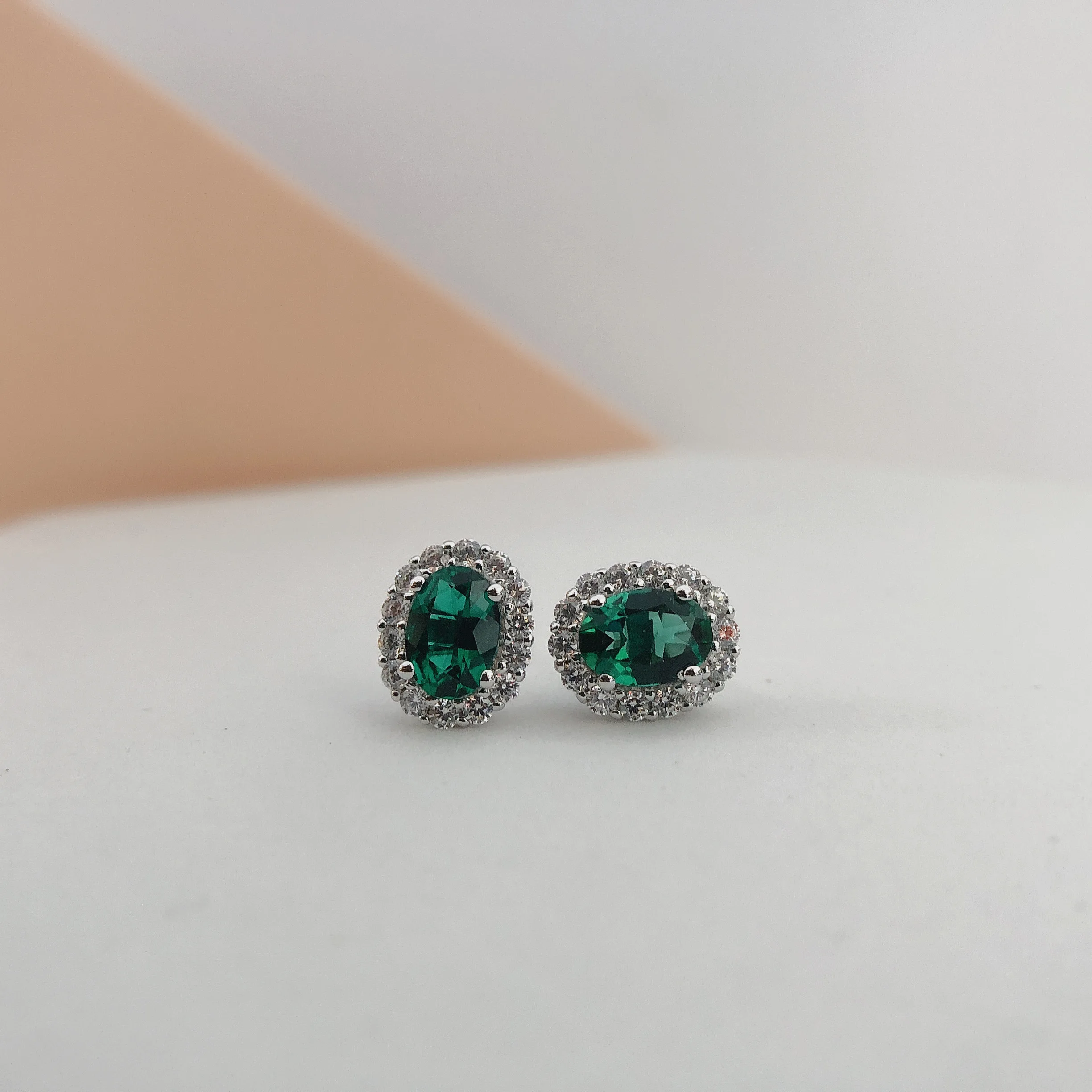 

18K White Gold 1Ct 7*5mm each Oval Cut Lab-grown Emerald Diamond Stud Earrings AU750 Jewelry for Women E073