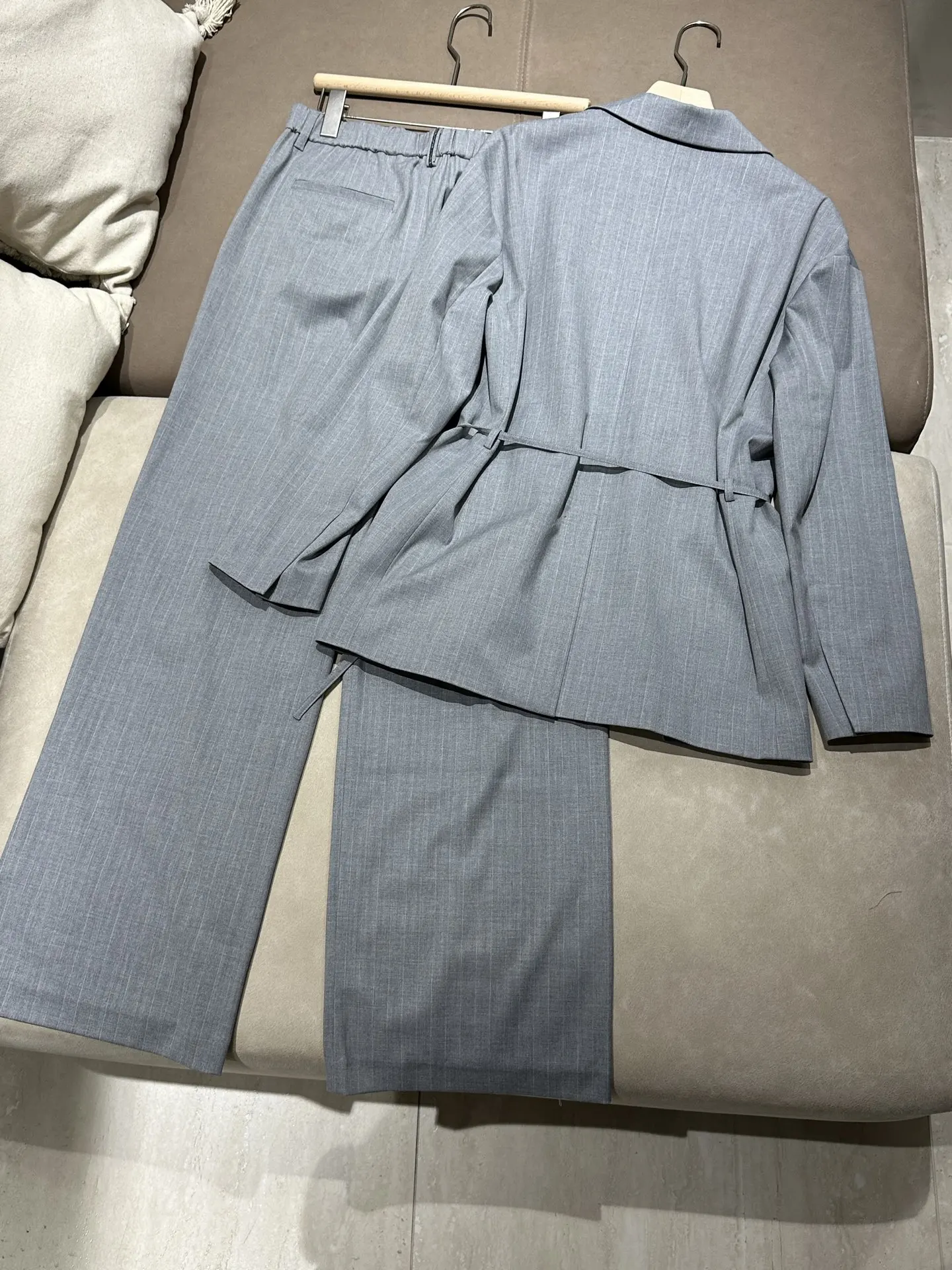 2026Women's Lightweight Lapel Blazer and Wide-Leg Trousers Set for Autumn